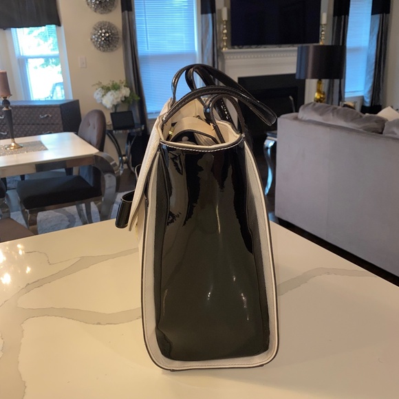 Leather Anne Klein Tote White and Black with Patent Leather Sides and trim - Picture 2 of 6